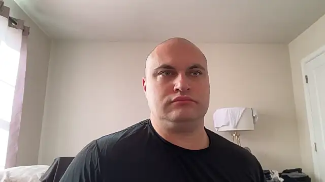 Snapshot of SluggishChase99 chatting on 12.01.25 SluggishChase99 online show from 12.01.25