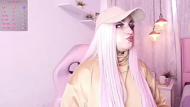 Snapshot of bella-green chatting on 02.17.25 bella-green online show from 02.17.25