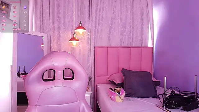 Snapshot of bella-green chatting on 02.28.25 bella-green online show from 02.28.25