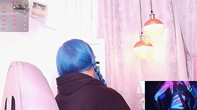 Snapshot of bella-green chatting on 03.15.25 bella-green online show from 03.15.25