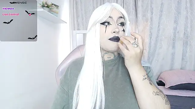 Snapshot of bella-green chatting on 03.22.25 bella-green online show from 03.22.25