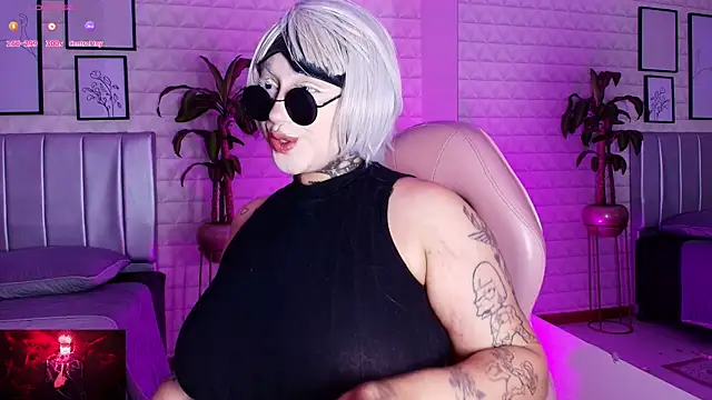 Snapshot of bella-green chatting on 09.22.25 bella-green online show from 09.22.25