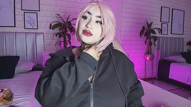 Snapshot of bella-green chatting on 09.26.25 bella-green online show from 09.26.25