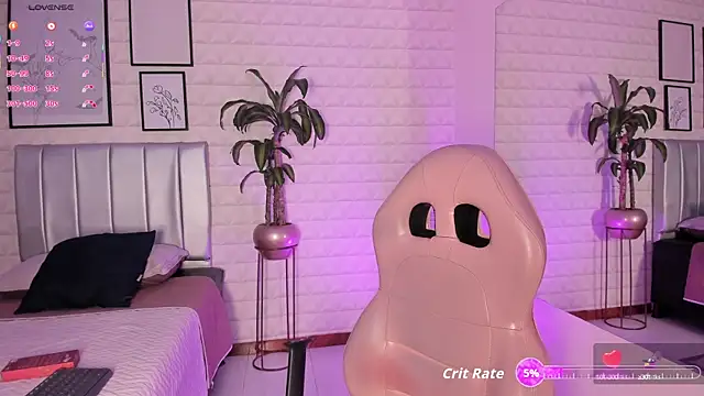 Snapshot of bella-green chatting on 09.30.25 bella-green online show from 09.30.25