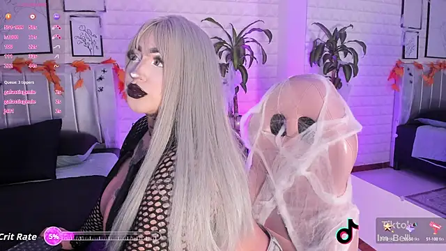 Snapshot of bella-green chatting on 10.10.25 bella-green online show from 10.10.25