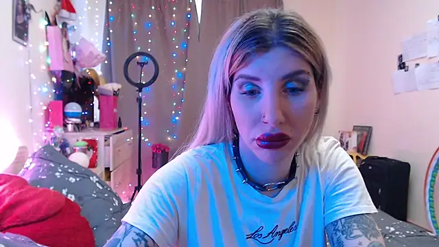 BLACKPeonyy online show from 11.20.25