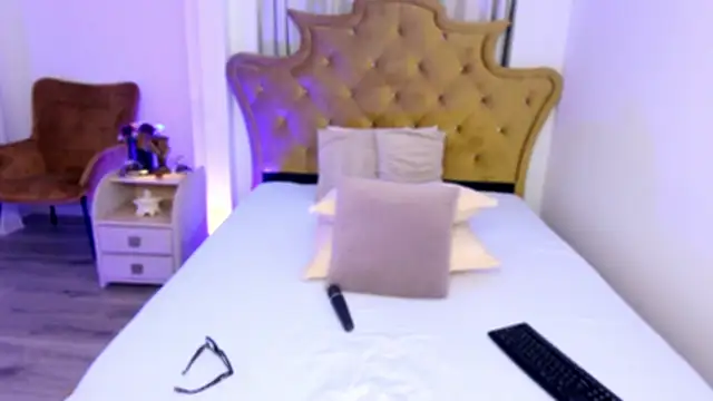 LisaRaee online show from 02.24.25