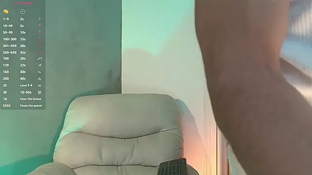 Valentinoford online show from 02.21.25