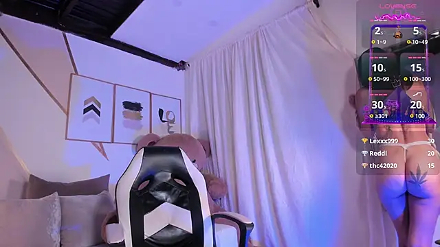 Snapshot of maye_wells chatting on 01.02.25 maye wells online show from 01.02.25