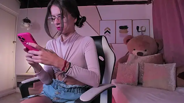 Snapshot of maye_wells chatting on 02.13.25 maye wells online show from 02.13.25