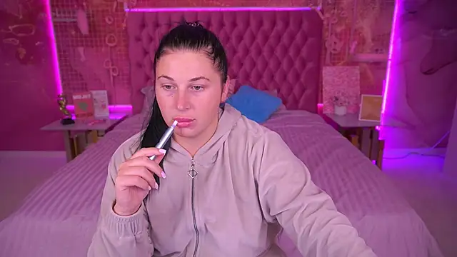 ArianaDarkk online show from 10.13.25