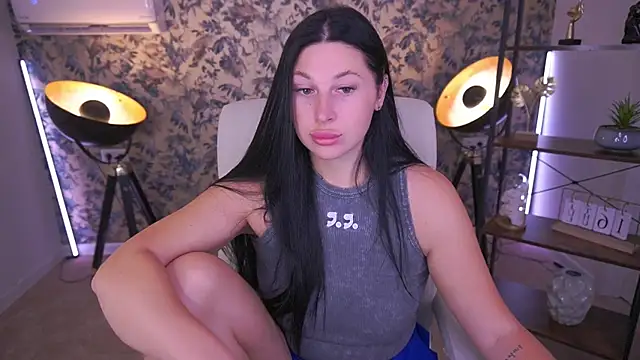 Snapshot of ArianaDarkk chatting on 07.17.26 ArianaDarkk online show from 07.17.26
