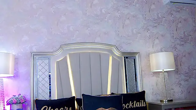 Issadorra online show from 12.20.24