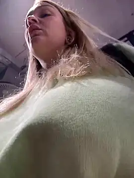 Teya moon  online show from 12.20.24