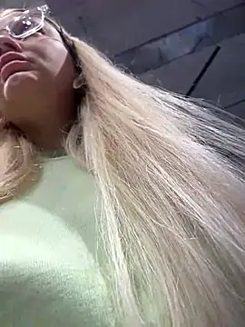 Teya moon  online show from 02.13.25