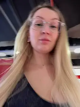 Teya moon  online show from 02.22.25