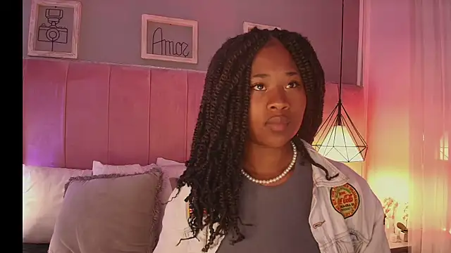 Snapshot of Anneth__M chatting on 03.19.25 Anneth M online show from 03.19.25