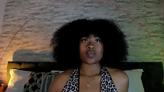 Snapshot of Anneth__M chatting on 10.07.25 Anneth M online show from 10.07.25