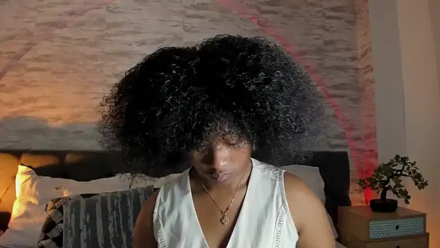 Snapshot of Anneth__M chatting on 11.27.25 Anneth M online show from 11.27.25