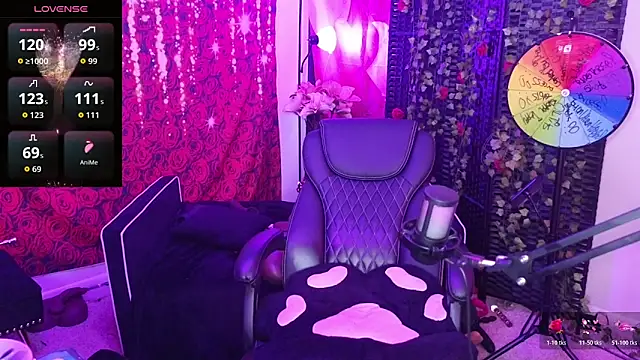 Snapshot of cheriserozequeen chatting on 11.10.25 cheriserozequeen online show from 11.10.25