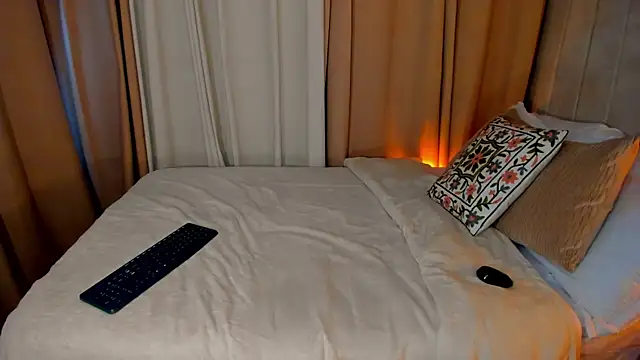 SofiMeza online show from 02.04.25