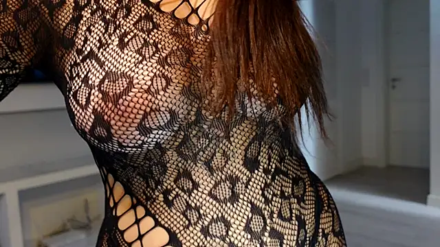 Snapshot of carla_italian chatting on 11.24.25 carla italian online show from 11.24.25