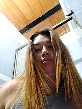 Snapshot of Sofia_Queen17 chatting on 02.14.25 Sofia Queen17 online show from 02.14.25