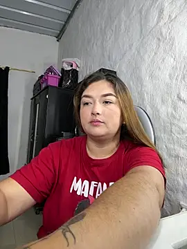Snapshot of Sofia_Queen17 chatting on 04.22.26 Sofia Queen17 online show from 04.22.26