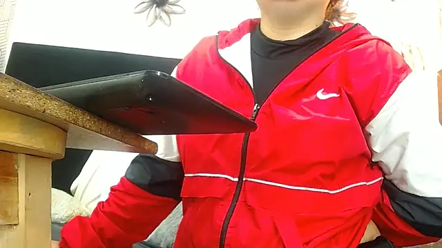 Snapshot of hairy_pussywet chatting on 12.12.24 hairy pussywet online show from 12.12.24