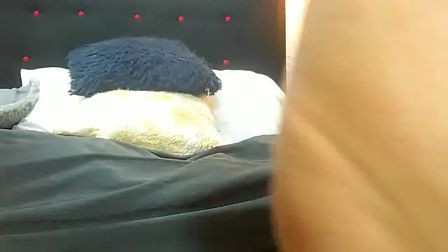 Snapshot of hairy_pussywet chatting on 12.15.24 hairy pussywet online show from 12.15.24