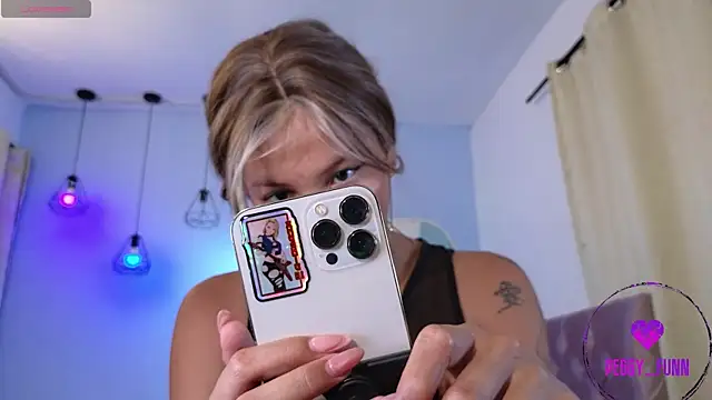 Snapshot of Peggy_Funn chatting on 01.19.25 Peggy Funn online show from 01.19.25