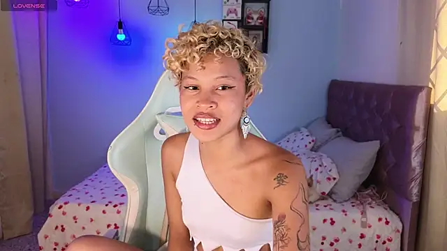 Snapshot of Peggy_Funn chatting on 01.23.25 Peggy Funn online show from 01.23.25