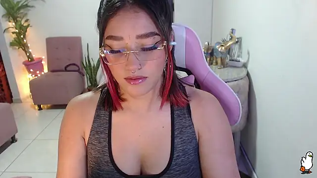 Snapshot of littleangel1_m chatting on 02.07.25 littleangel1 m online show from 02.07.25