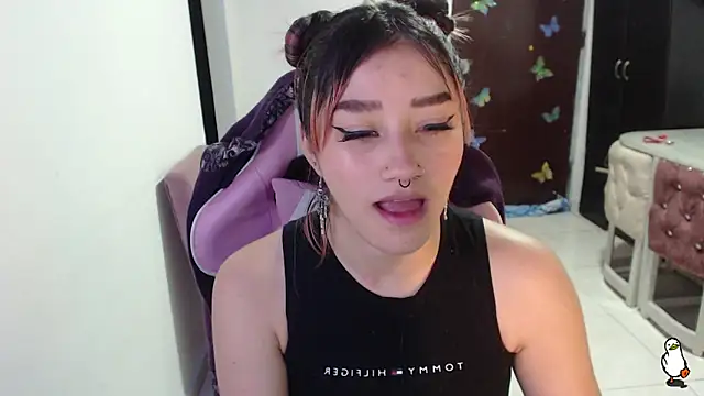 Snapshot of littleangel1_m chatting on 10.06.25 littleangel1 m online show from 10.06.25