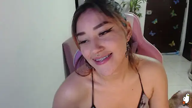 Snapshot of littleangel1_m chatting on 10.20.25 littleangel1 m online show from 10.20.25