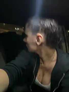 therealbeverlycious online show from 04.10.26