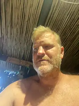 Snapshot of sexycouple109 chatting on 12.24.24 sexycouple109 online show from 12.24.24