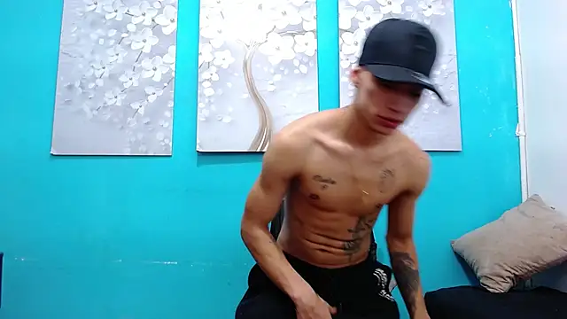 Leon hot X online show from 12.26.24