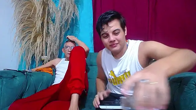 Leon hot X online show from 01.05.25