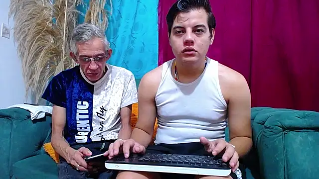 Leon hot X online show from 01.12.25