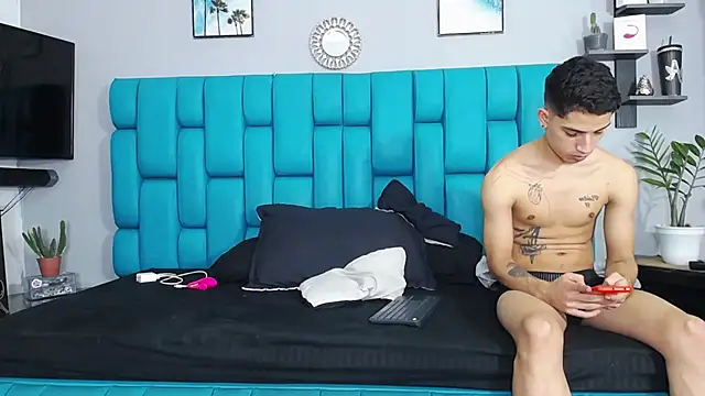 Leon hot X online show from 02.01.25