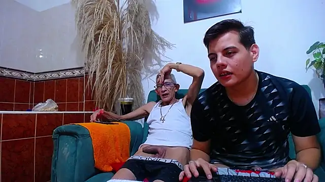 Leon hot X online show from 02.06.25