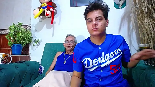 Leon hot X online show from 02.23.25