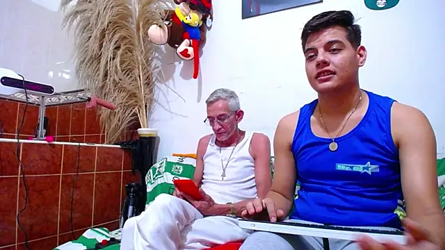 Leon hot X online show from 03.13.25