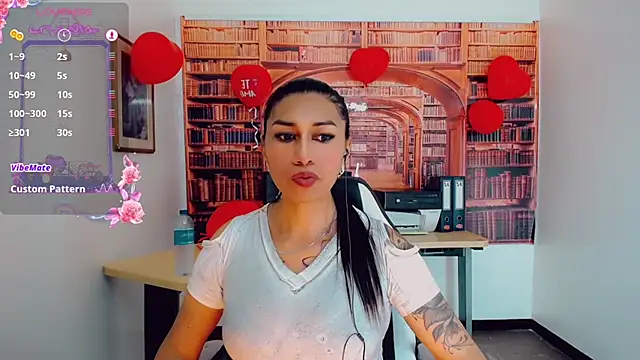 khiara moretti online show from 02.18.25