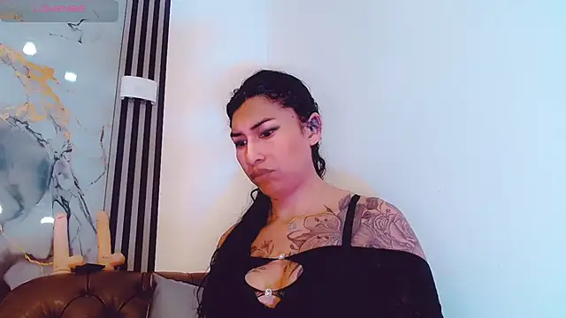 khiara moretti online show from 10.22.25