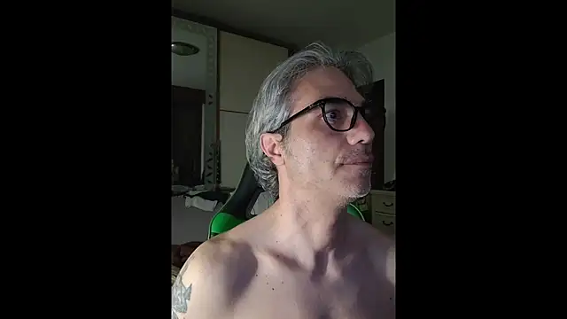 Snapshot of KennyForU77 chatting on 03.16.26 KennyForU77 online show from 03.16.26