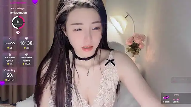 Snapshot of Duomiz chatting on 03.06.25 Duomiz online show from 03.06.25