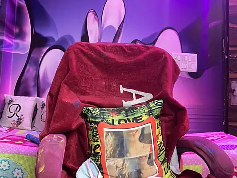 Royal girl 1 online show from 03.13.25