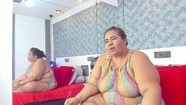 Snapshot of AshleyGrahams chatting on 02.06.25 AshleyGrahams online show from 02.06.25